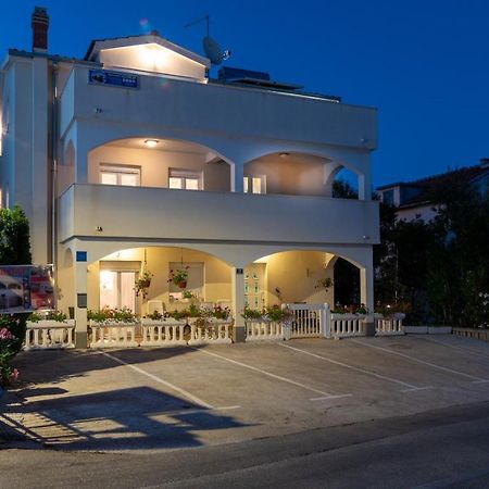 Apartments Villa Filip 트로기르 외부 사진